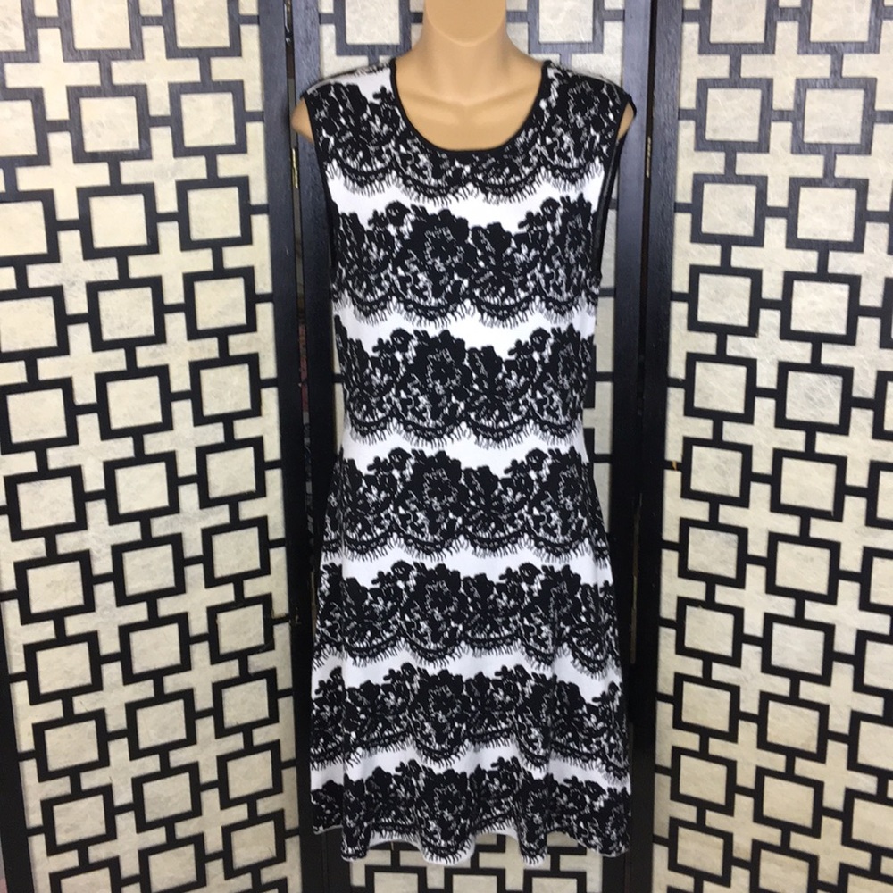 Vince Camuto Black and White lace print dress